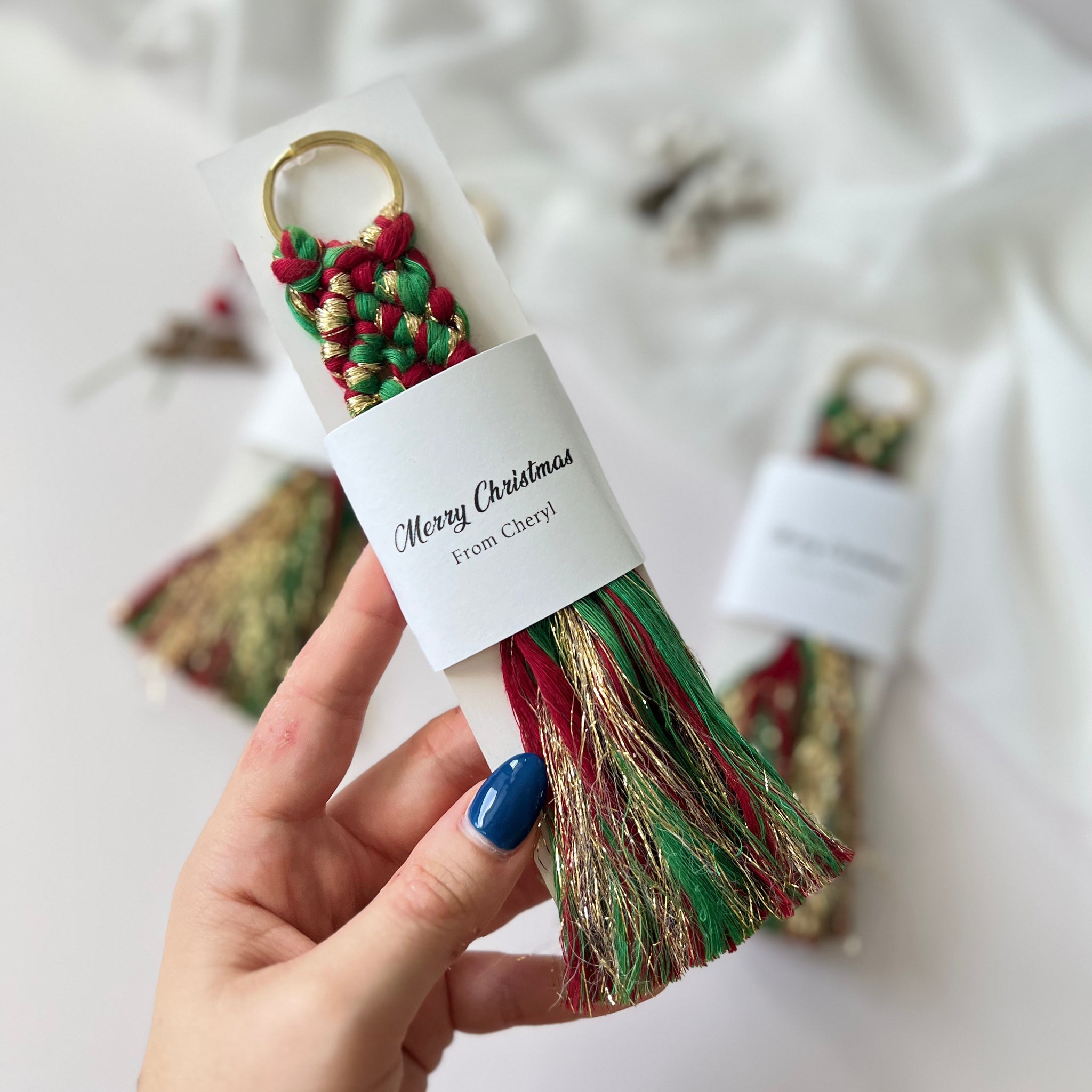 Christmas Keychain Gifts for Guests - Personalized Macrame Favors in Red and Green