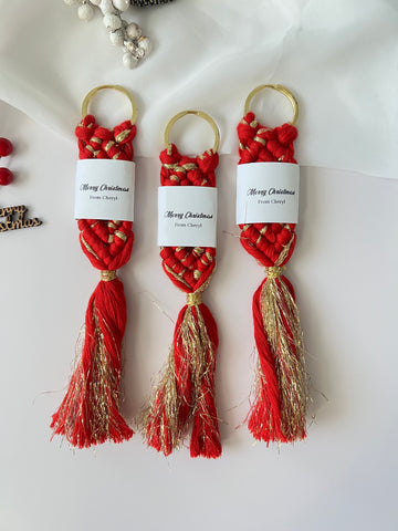 Christmas Keychain Favors for Guests - Personalized Macrame Favors in Red and Gold
